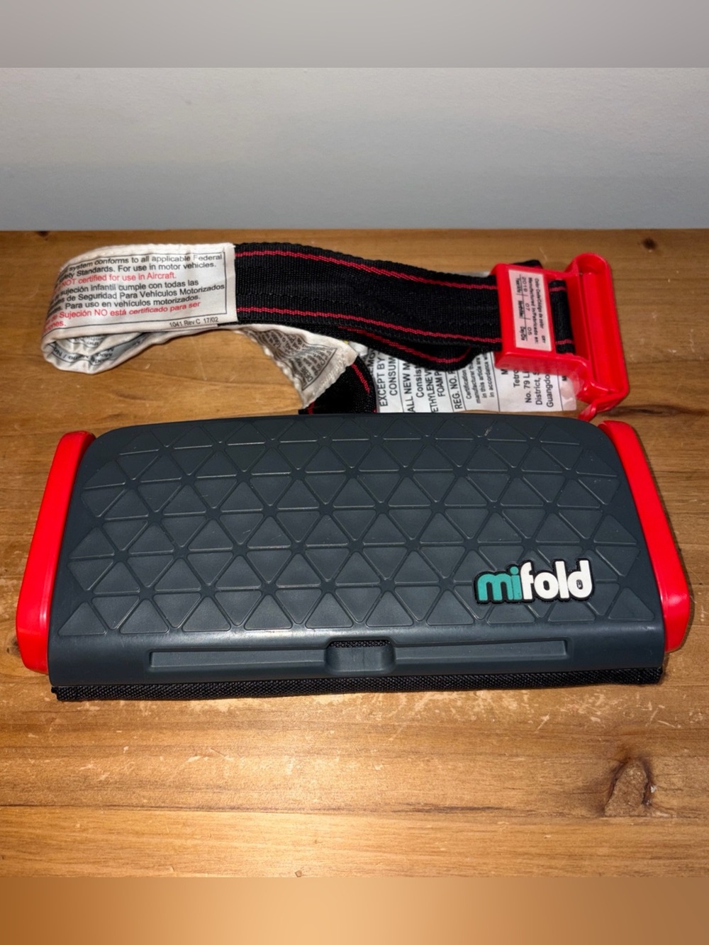 Mifold Car Auto Booster Seat Black Red Portable Adjustable Backless